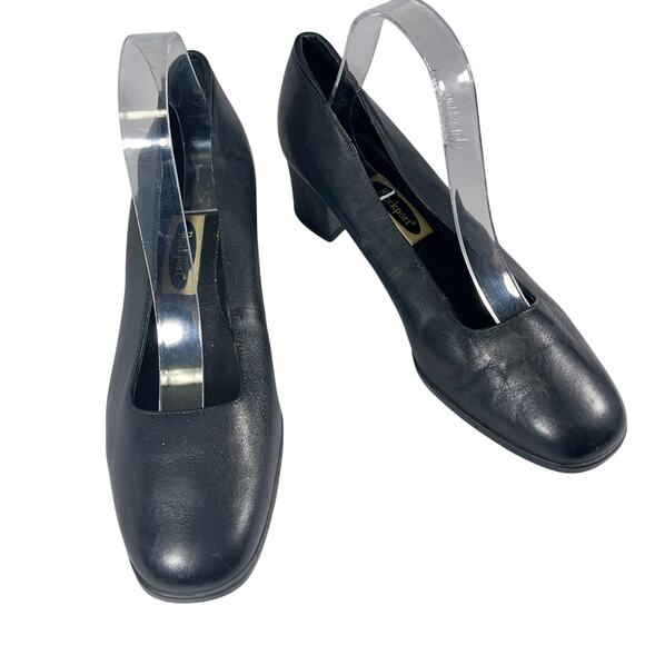 ROCKPORT! BLACK GENUINE LEATHER DIMPLY ELEGANT LOW HEEL PUMPS, HEELS! SZ 9.5M - Picture 2 of 10